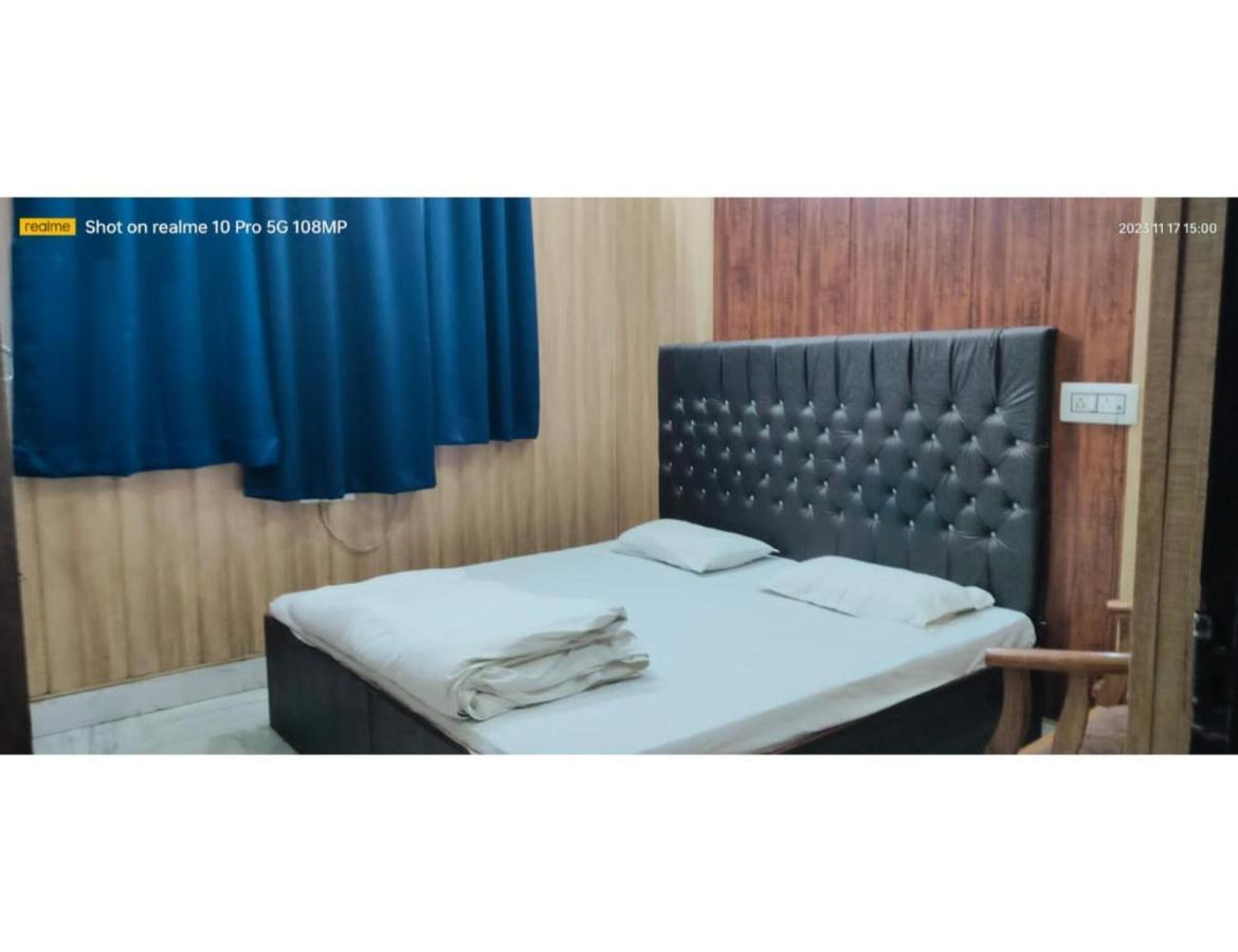 Shivam Hotel, Gorakhpur Zewnętrze zdjęcie
