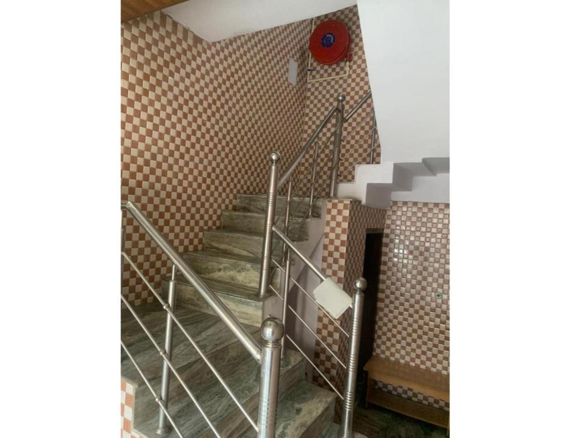 Shivam Hotel, Gorakhpur Zewnętrze zdjęcie