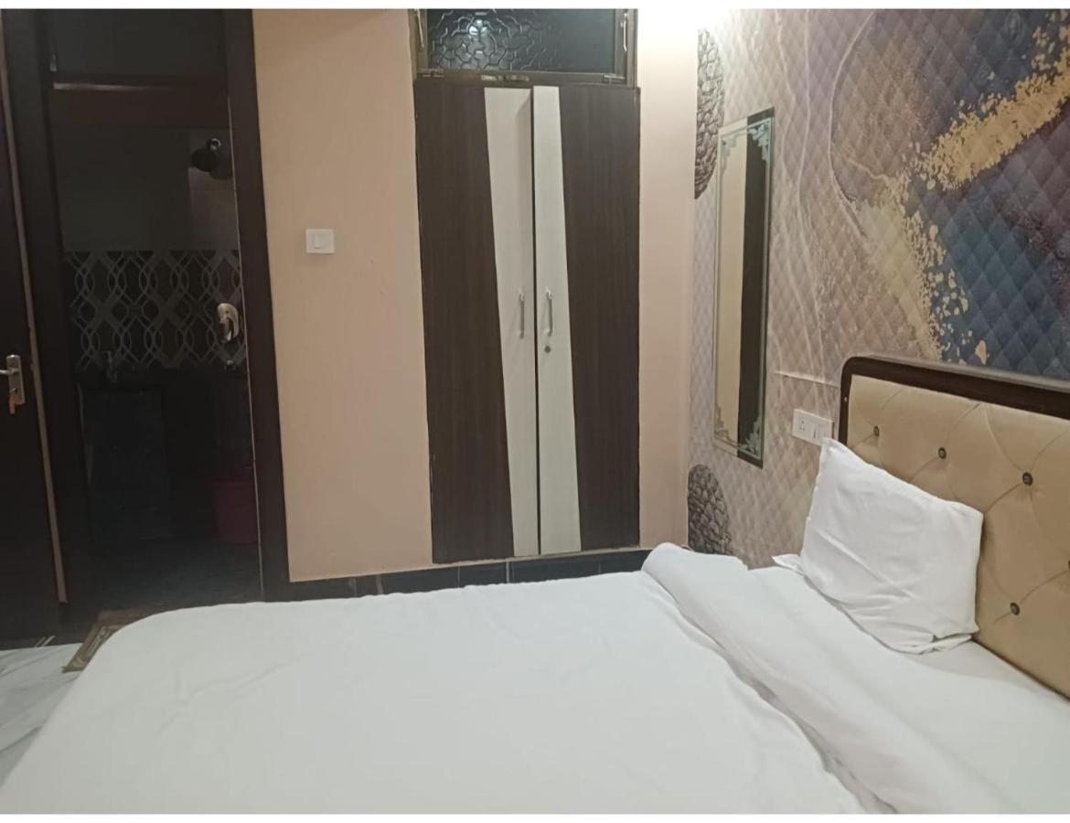 Shivam Hotel, Gorakhpur Zewnętrze zdjęcie