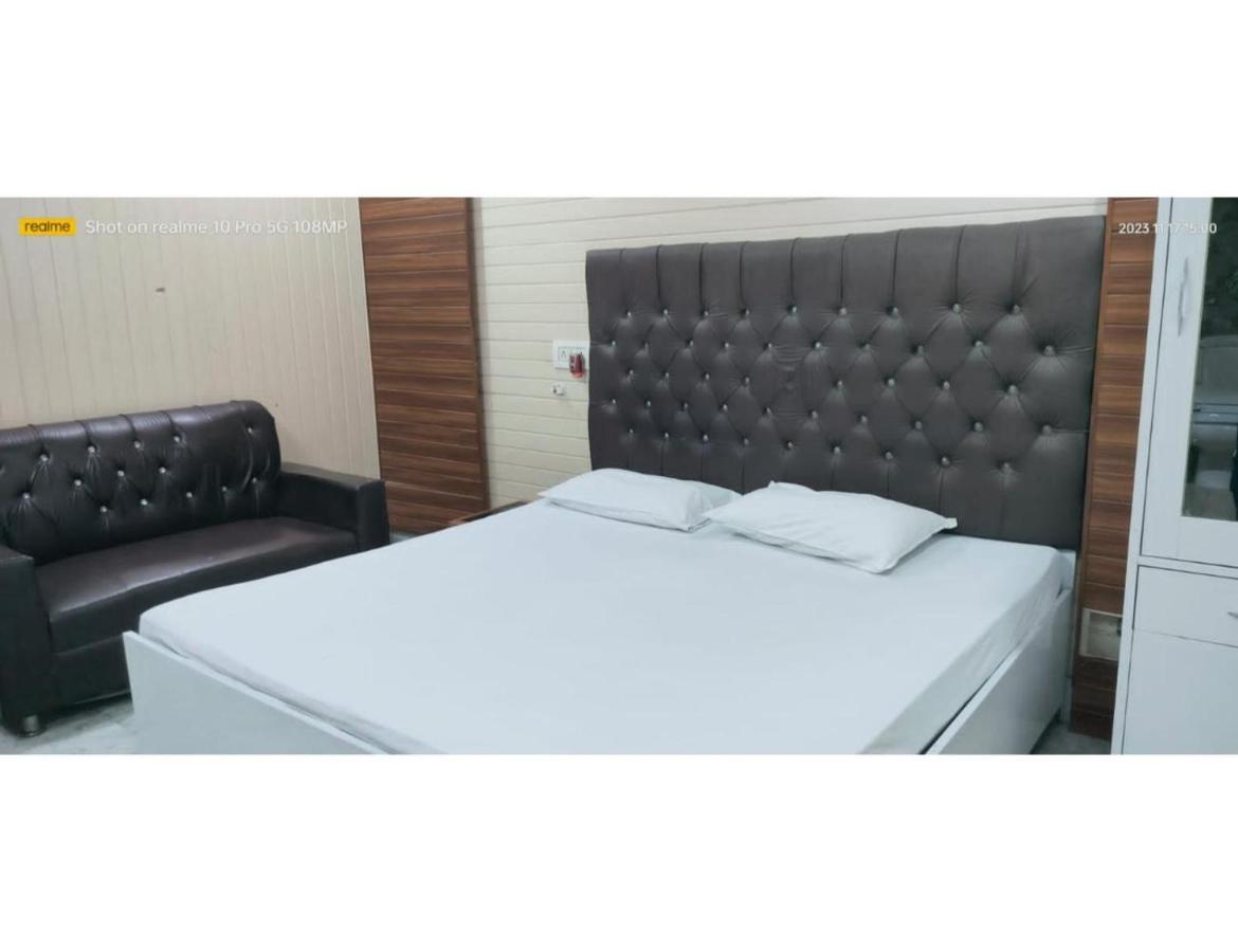Shivam Hotel, Gorakhpur Zewnętrze zdjęcie